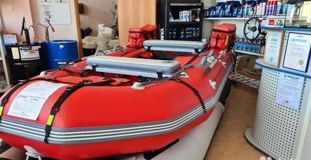 Лодка ПВХ Rocky 335 красно-серый от компании Интернет-магазин «Vlodke» - фото 1