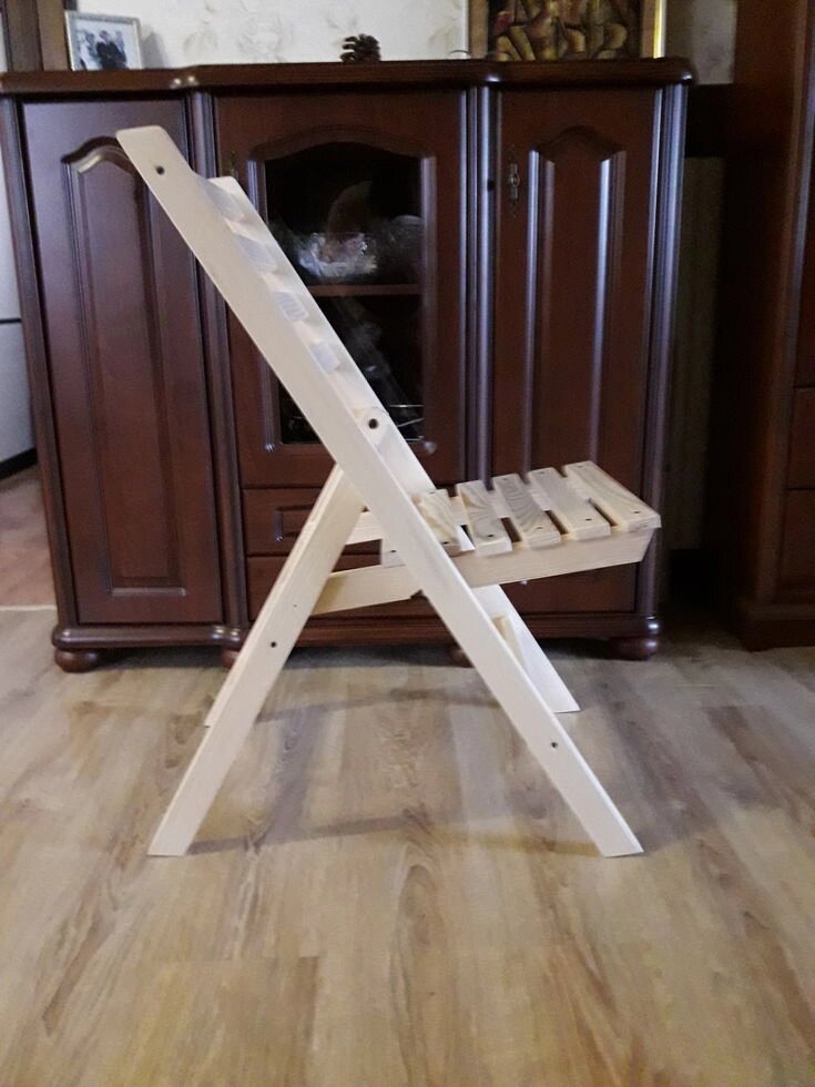 Складной деревянный стул 02 - особенности