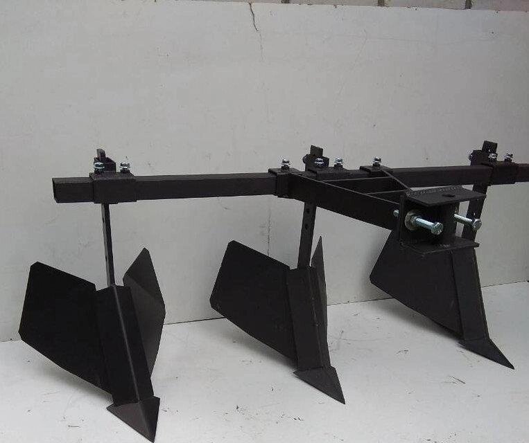 Окучник трехрядный регулируемый стрела-2 с рамой и сцепкой винтовой от компании Интернет-магазин Encity - фото 1