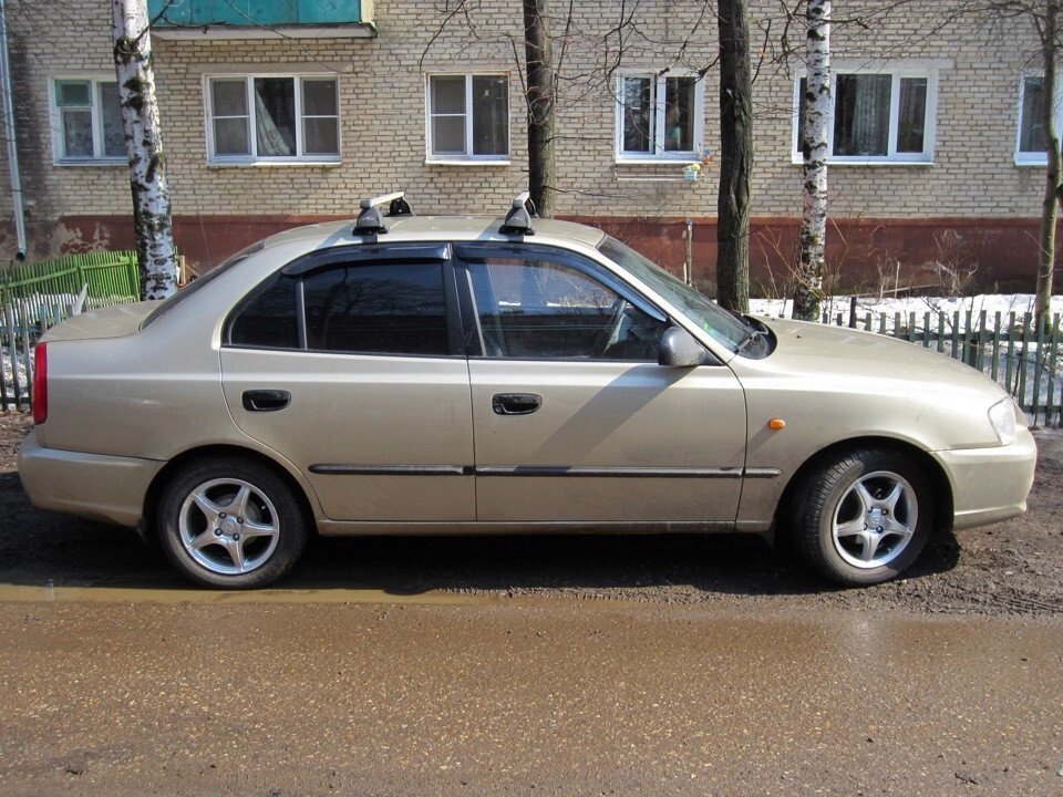 Багажник LUX для Hyundai Accent, седан, 1999-2012 (прямоугольная дуга) от компании ООО «ПЛАРК ТРЭЙД» - фото 1