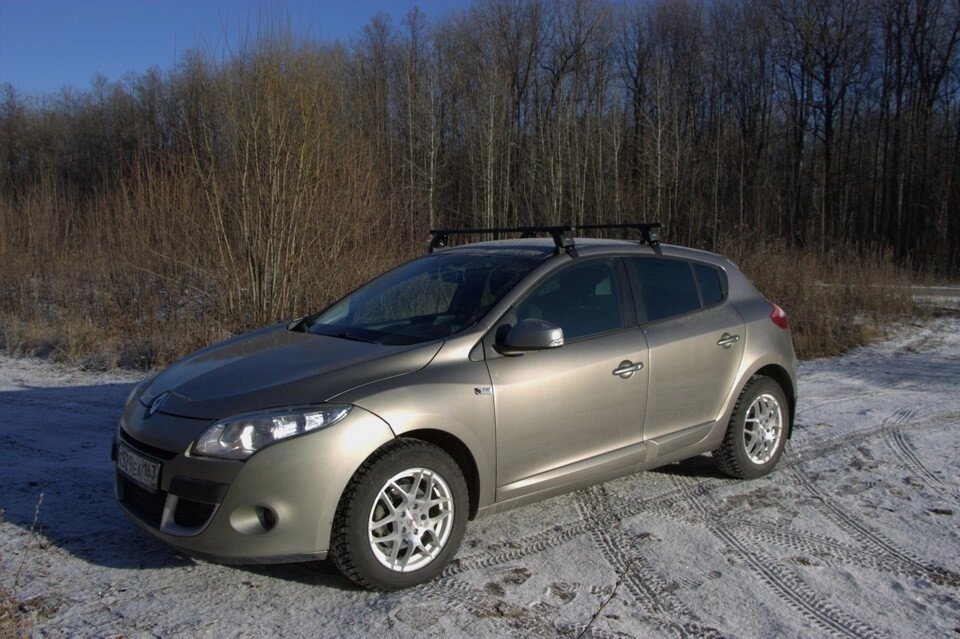 Багажник LUX для Renault Megane 3  2008-... (прямоугольая дуга) от компании ООО «ПЛАРК ТРЭЙД» - фото 1