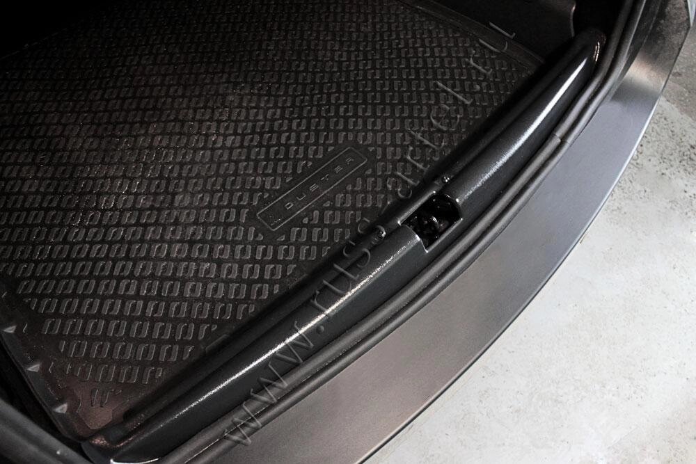 Накладка на порожек багажника Renault Duster 2010-2014 (I поколение) от компании ООО «ПЛАРК ТРЭЙД» - фото 1