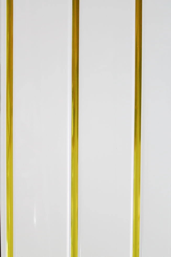 Панель ПВХ  Вертикаль золото 3.0 м,  РФ от компании ООО "ВойЯрг" - фото 1