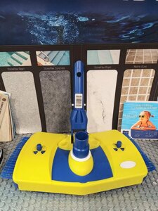 Щетка для ручного подводного пылесоса Kokido Design-O K420BU c боковыми щетинами для бассейна