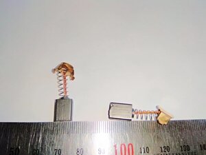 Щетки угольные для Molot MAG 1206, 1209 2шт, 5*8*10,5 мм, 2 канавки.