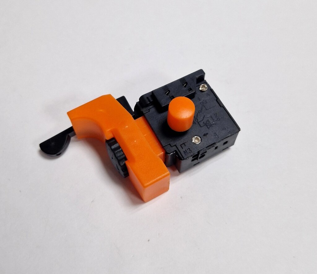 Выключатель (кнопка) для дрели аналог DWT прямой реверс 6 А  (A0121) от компании ИП Сацук В. И. - фото 1