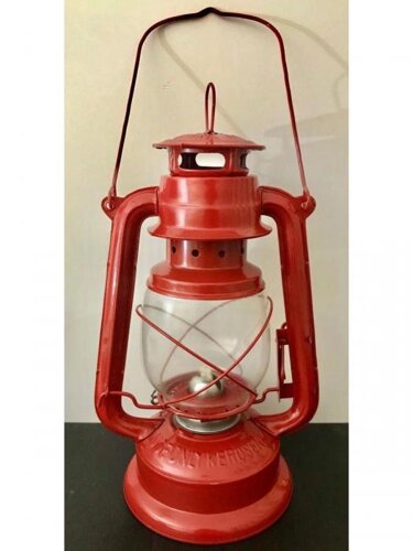 Лампа керосиновая со стеклом красная