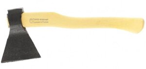 Топор кованный столярный плотницкий хозяйственный ручной RUSSIA 21691 в сборе с деревянной ручкой