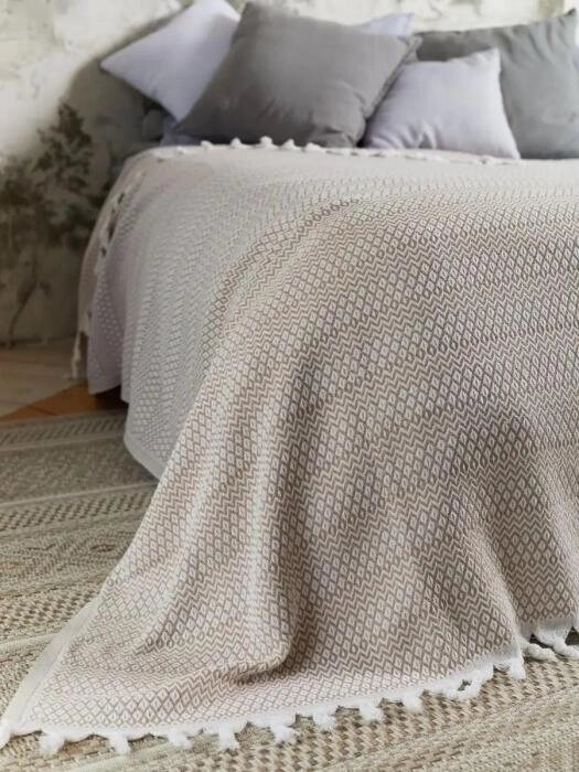 Покрывало на кровать диван 200х220 евро плед одеяло с кисточками бежевое хлопковое из поплина турецкое от компании 2255 by - онлайн гипермаркет - фото 1