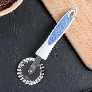 Нож-диск волнистый 18см для пиццы и теста, ручка soft touch Доляна Style 853797