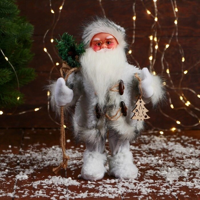 Дед Мороз "С кудрявой бородой, в меховом костюме" 28 см, белый от компании Интернет-гипермаркет «MOLL» - фото 1