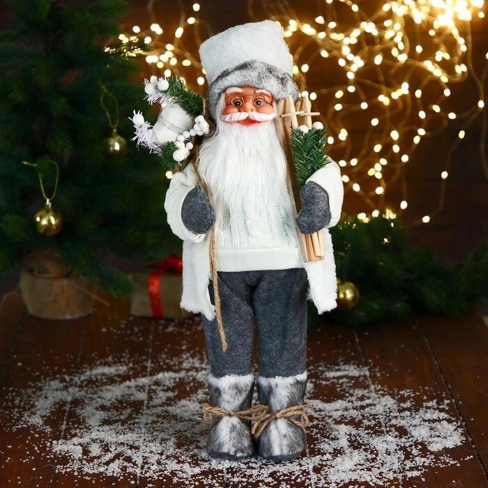 Дед Мороз "В белом свитере, с лыжами" двигается, 17х45 см от компании Интернет-гипермаркет «MOLL» - фото 1