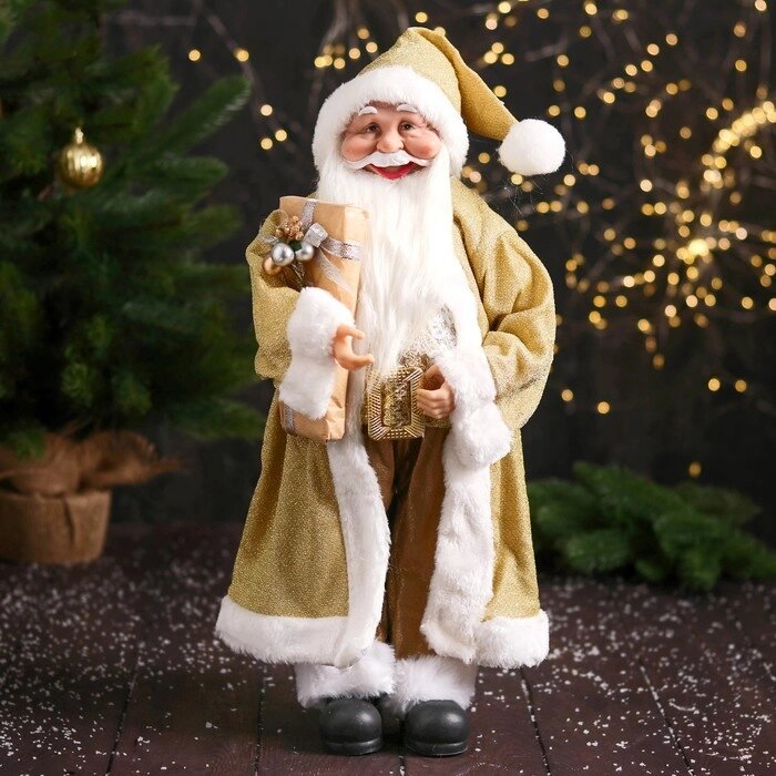 Дед Мороз "В колпачке, подарком и ягодами" 46 см, золотой от компании Интернет-гипермаркет «MOLL» - фото 1