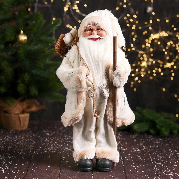 Дед Мороз "В пушистой шубе, посохом и мешком" 47 см, белый от компании Интернет-гипермаркет «MOLL» - фото 1