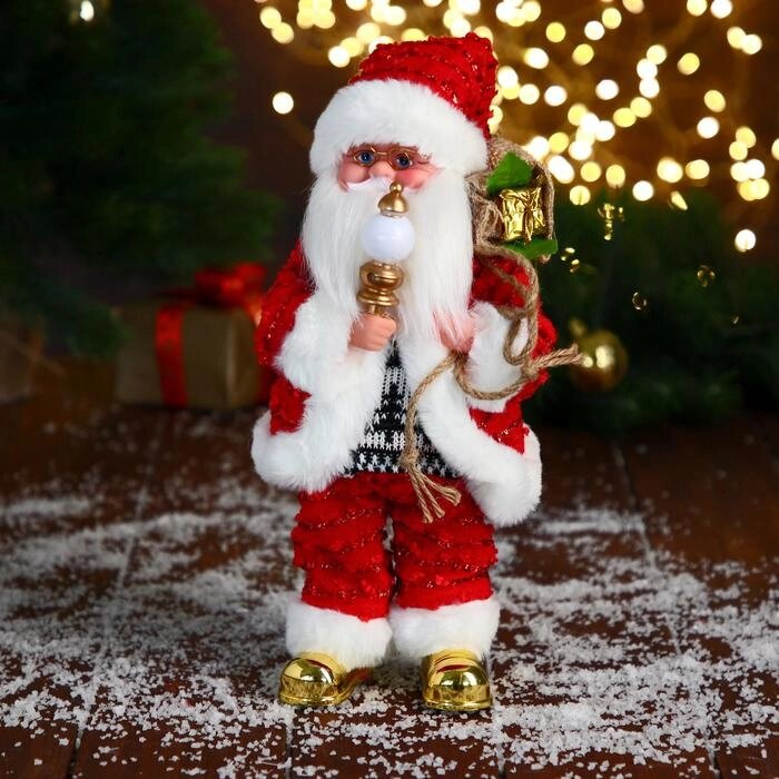 Дед Мороз "В свитере и блестящей шубке с белым мехом" двигается, лампа светится, 15х30 см от компании Интернет-гипермаркет «MOLL» - фото 1