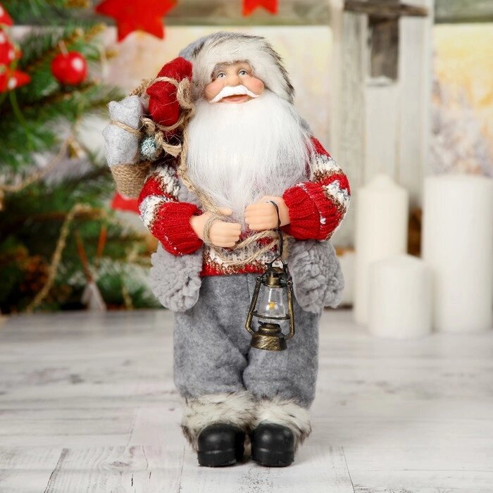 Дед Мороз в вязаном костюме с фонарём 30 см от компании Интернет-гипермаркет «MOLL» - фото 1