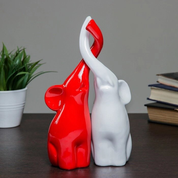 Фигура "Пара слонов" белый/красный глянец 10х18х28см от компании Интернет-гипермаркет «MOLL» - фото 1