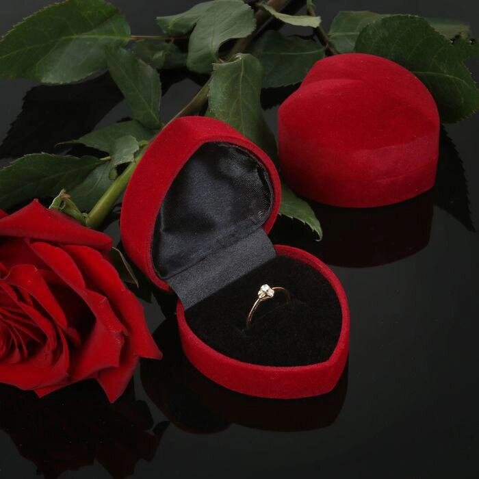 Футляр под кольцо, в форме сердца, 6*6,5*4, цвет красный, вставка черная от компании Интернет-гипермаркет «MOLL» - фото 1