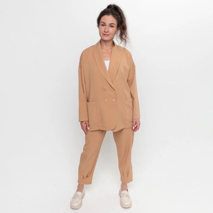 Комплект женский повседневный (жакет и брюки), цвет бежевый, размер 42 от компании Интернет-гипермаркет «MOLL» - фото 1