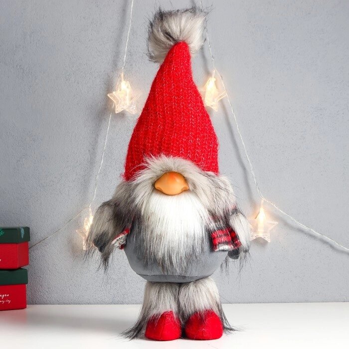 Кукла интерьерная "Дед Мороз в красном колпаке с меховой бомбошкой" 45х18х11 см от компании Интернет-гипермаркет «MOLL» - фото 1