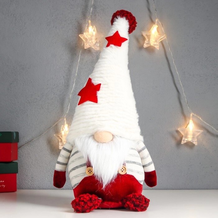 Кукла интерьерная "Дед Мороз в красном комбинезоне, в колпаке со звёздами" 35х16х14 см от компании Интернет-гипермаркет «MOLL» - фото 1