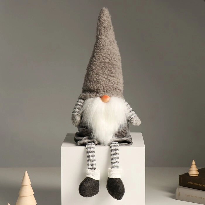 Кукла интерьерная "Дед Мороз в полосатых гетрах и сером колпаке" 48 см от компании Интернет-гипермаркет «MOLL» - фото 1