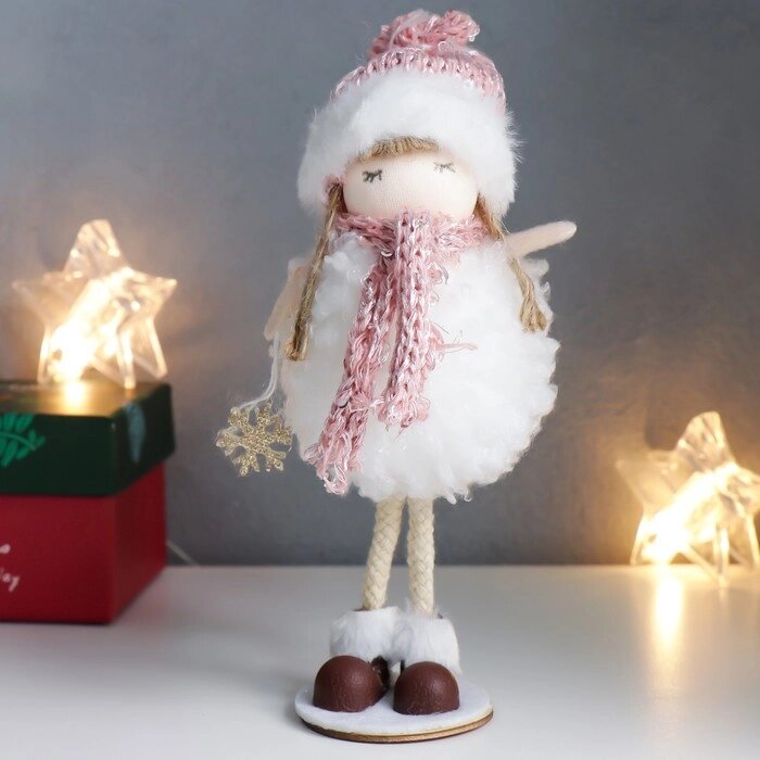 Кукла интерьерная "Девочка в белой пушистой шубке и шапочке" 17 см от компании Интернет-гипермаркет «MOLL» - фото 1
