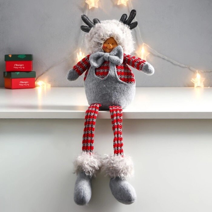 Кукла интерьерная "Мальчишка в шапке с рожками, серо-красный" длинные ножки 54х17х11,5 см от компании Интернет-гипермаркет «MOLL» - фото 1
