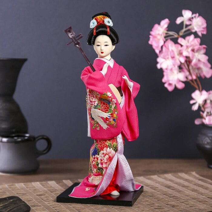 Кукла коллекционная "Японка в цветочном кимоно с музыкальным инструментом" 30х12,5х12,5 см от компании Интернет-гипермаркет «MOLL» - фото 1
