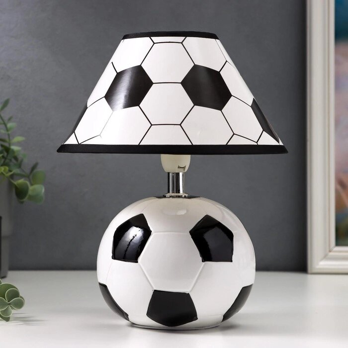 Лампа настольная "Для футболиста" 1x40W E14 20x20x26 см от компании Интернет-гипермаркет «MOLL» - фото 1
