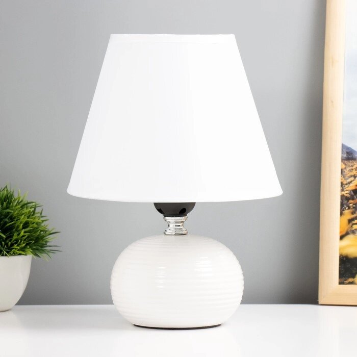 Лампа настольная Е14 25W "Саленто белая" 18х18х25 см от компании Интернет-гипермаркет «MOLL» - фото 1