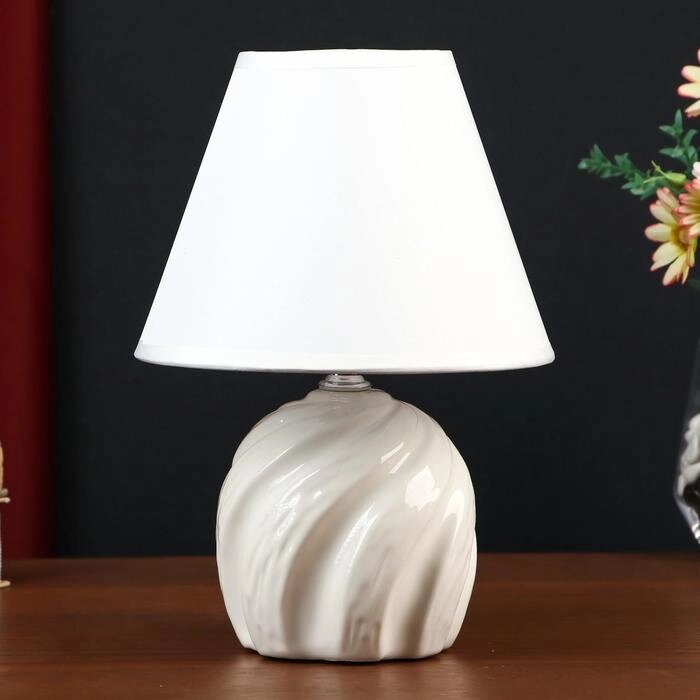 Лампа настольная керамика "Кадди" 1хE14 40Вт белый 18х18х27 см. от компании Интернет-гипермаркет «MOLL» - фото 1