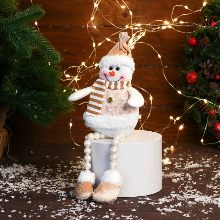 Мягкая игрушка "Снеговик в полосатом шарфе, ножки-бусинки" 10х30 см, золото от компании Интернет-гипермаркет «MOLL» - фото 1