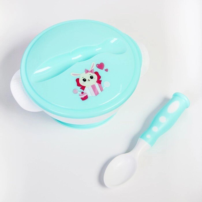 Набор детской посуды "Зайчик", 3 предмета: тарелка на присоске, крышка, ложка, цвет бирюзовый от компании Интернет-гипермаркет «MOLL» - фото 1