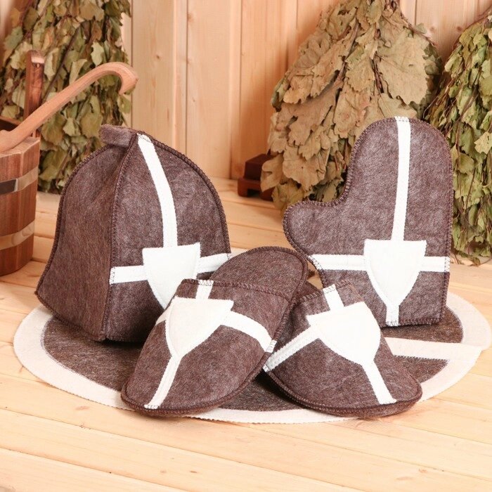 Набор подарочный 4 предмета коричневый "Крестоносец" (шапка, коврик, рукавичка, тапочки) от компании Интернет-гипермаркет «MOLL» - фото 1