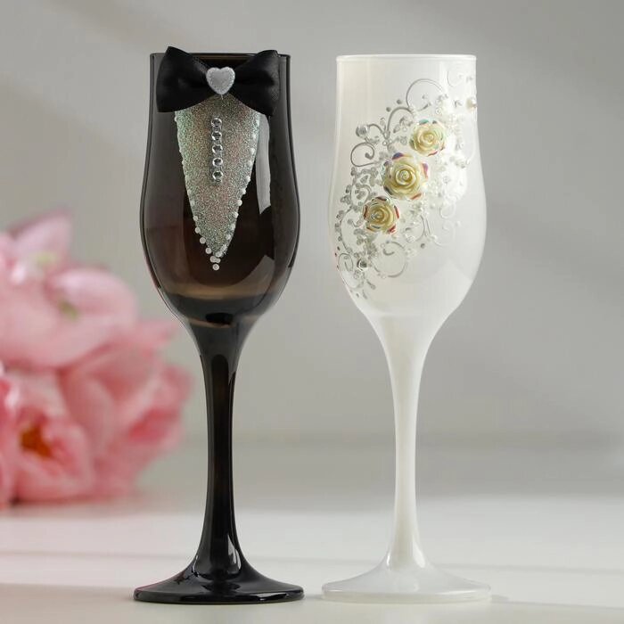Набор свадебных бокалов "Молодожёны", с лепниной, чёрно - белый от компании Интернет-гипермаркет «MOLL» - фото 1