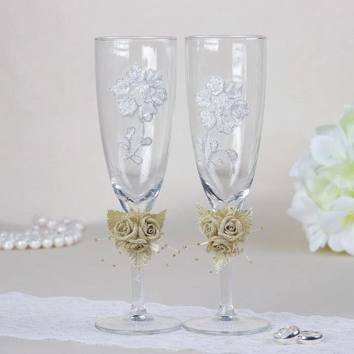 Набор свадебных бокалов, с кружевом и тройным цветочком, золото от компании Интернет-гипермаркет «MOLL» - фото 1