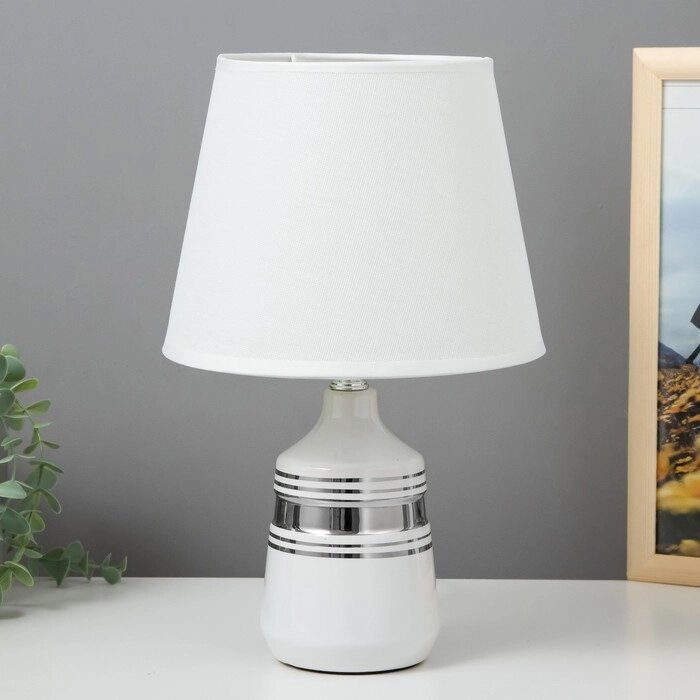 Настольная лампа 16501/1 E14 40Вт бело-хромовый 20х20х32 см от компании Интернет-гипермаркет «MOLL» - фото 1