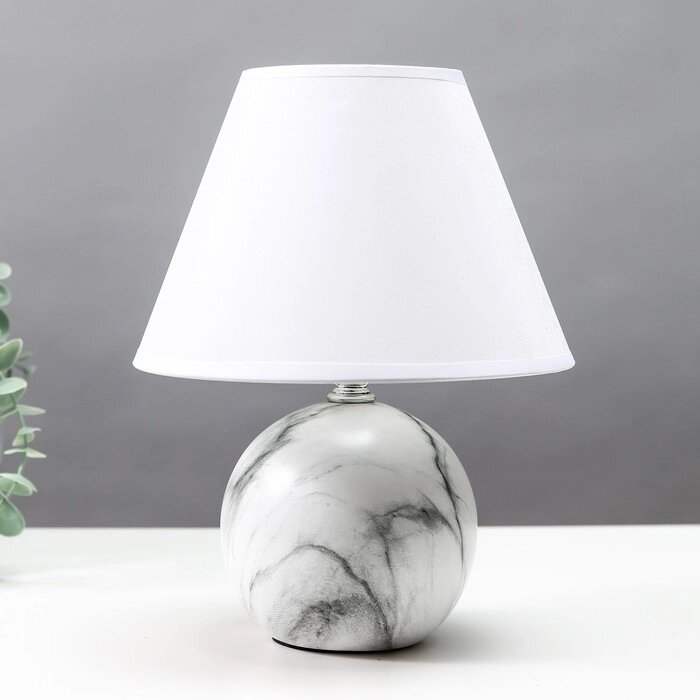 Настольная лампа 16818/1 E14 40Вт бело-серый h. 27см от компании Интернет-гипермаркет «MOLL» - фото 1