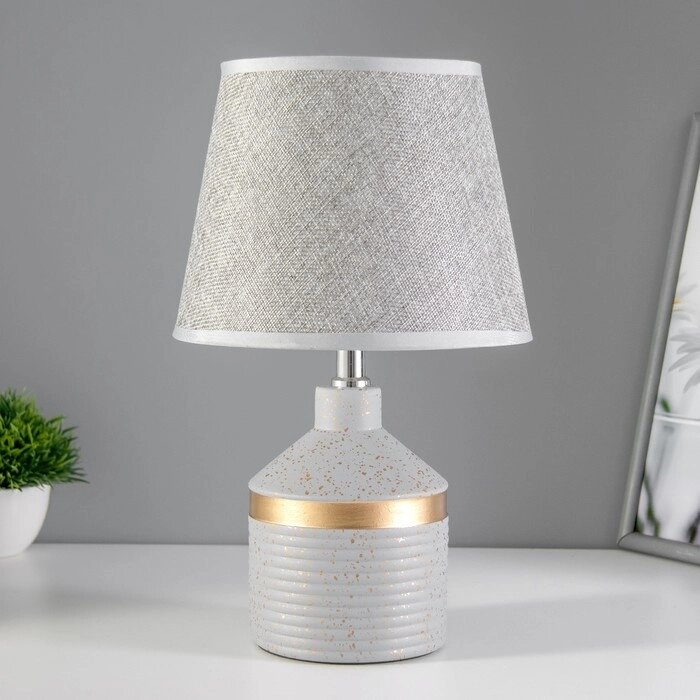 Настольная лампа "Аквилина" Е14 40Вт серо-золотой 20х20х33 см от компании Интернет-гипермаркет «MOLL» - фото 1