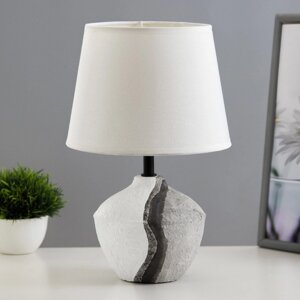 Настольная лампа "Алетта" Е14 40Вт бело-серый 20х20х36 см