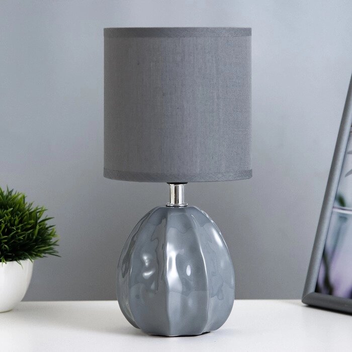 Настольная лампа "Ария" Е14 40Вт серый 13х13х26,5 см от компании Интернет-гипермаркет «MOLL» - фото 1