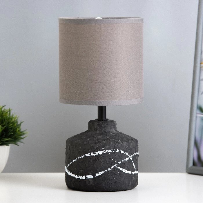 Настольная лампа "Аста" Е14 40Вт серый 12х12х26 см от компании Интернет-гипермаркет «MOLL» - фото 1