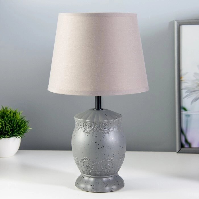 Настольная лампа "Аурика" Е14 40Вт серый 20х20х31см от компании Интернет-гипермаркет «MOLL» - фото 1