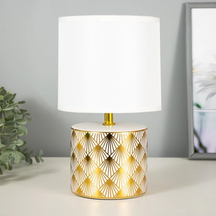 Настольная лампа Биргит E14 40Вт бело-золотой 15х15х27 см от компании Интернет-гипермаркет «MOLL» - фото 1
