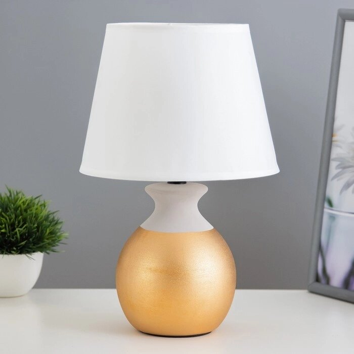 Настольная лампа "Даена" E14 40Вт серо-золотой 20х20х31 см от компании Интернет-гипермаркет «MOLL» - фото 1