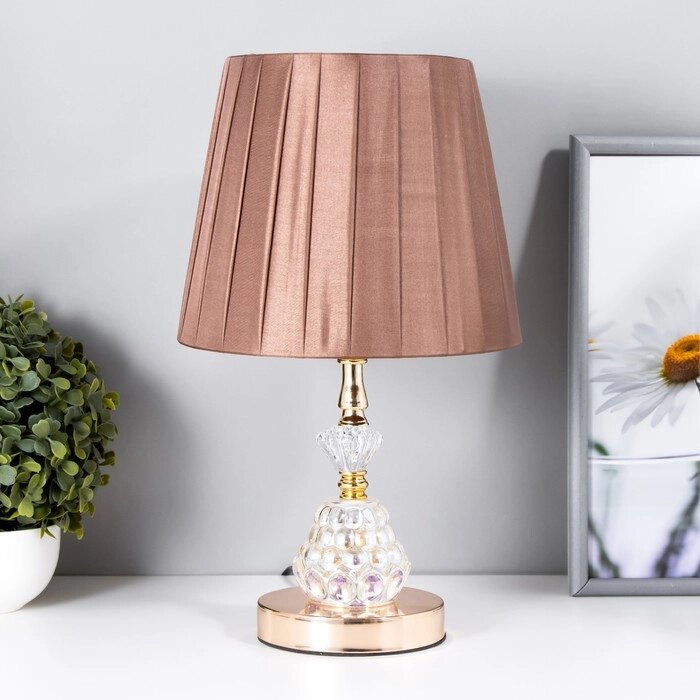Настольная лампа Джустина 1x60Вт E27 золотой 21х21х35 см от компании Интернет-гипермаркет «MOLL» - фото 1