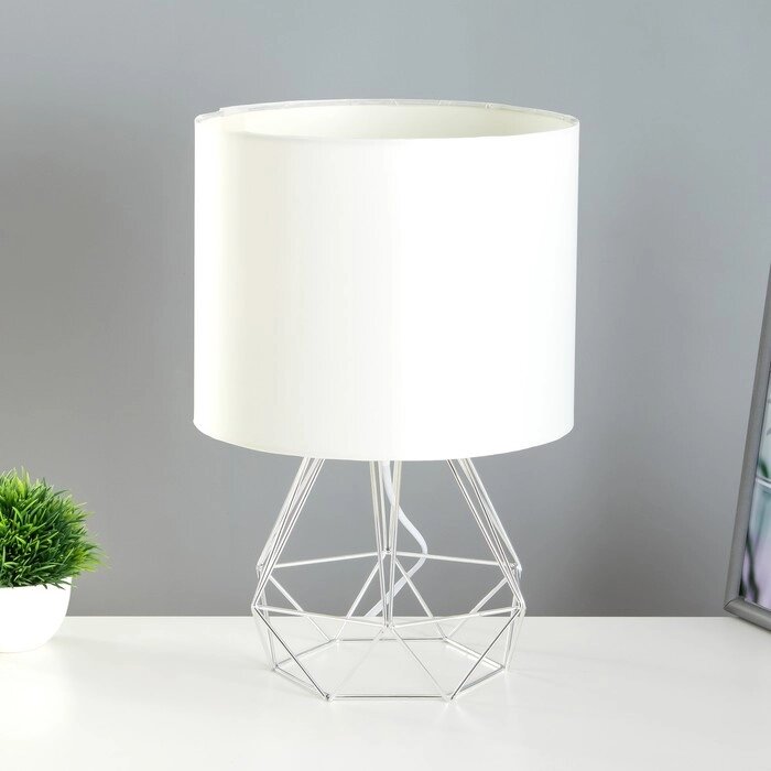 Настольная лампа "Эндис" Е27 бело-серебристый 25х25х40 см от компании Интернет-гипермаркет «MOLL» - фото 1