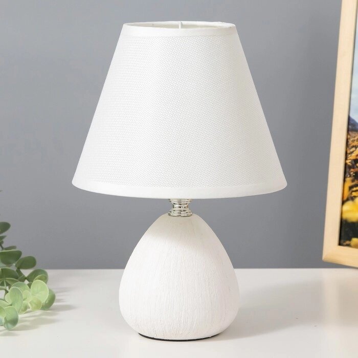 Настольная лампа "Эстель" Е14 40Вт белый 17х17х26 см от компании Интернет-гипермаркет «MOLL» - фото 1