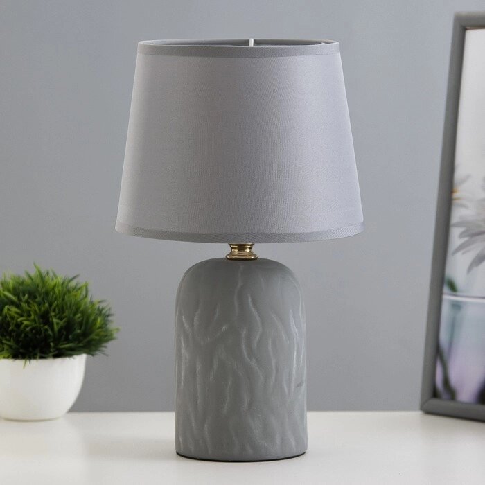 Настольная лампа "Фенди" Е14 40Вт серый 17,8х17,8х30 см от компании Интернет-гипермаркет «MOLL» - фото 1